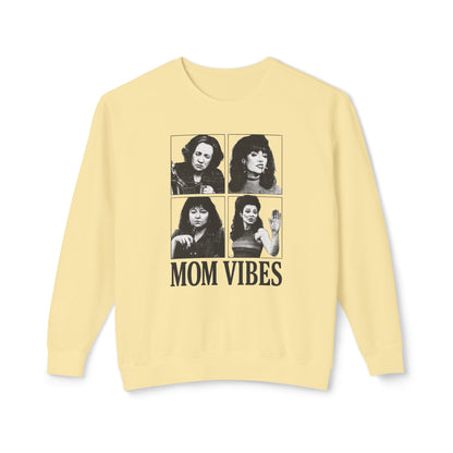 Mom Vibes Crewneck Sweatshirt - Lightweight Unisex Sweater for Casual Wear, Perfect Gift for Mother's Day, Birthdays, Everyday [...]