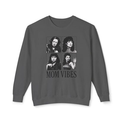 Mom Vibes Crewneck Sweatshirt - Lightweight Unisex Sweater for Casual Wear, Perfect Gift for Mother's Day, Birthdays, Everyday [...]
